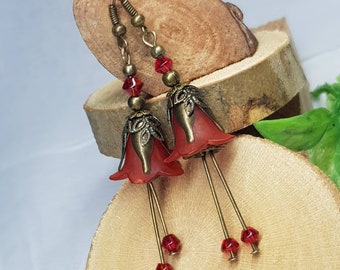 Vintage Rote Blumen Ohrringe. Bohemian Stil, Natur inspiriert mit Antik Bronze Veredelung.