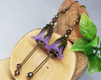 Flieder Blumen Ohrringe. Boho-Stil, Natur inspiriert mit antiker Bronze-Finish, Vintage-Ohrringe.