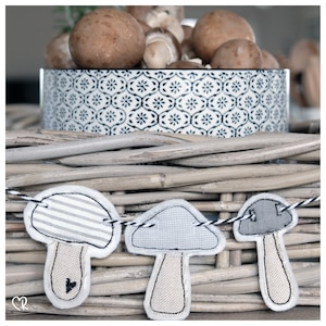 Mushroom garland two-sided applique, 10x10
