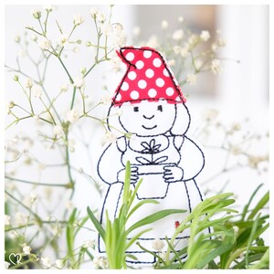 Flower plug Helga with doodle flower (Appli), 10x10 - 24x36