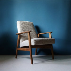 Fauteuil vintage Mid Century, bouclé beige, restauré image 1