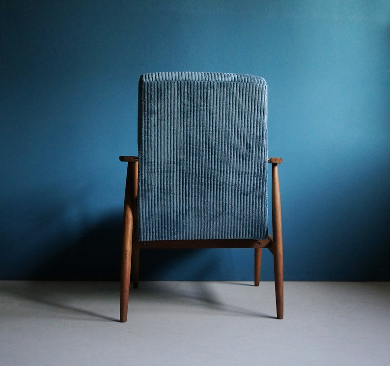 Fauteuil vintage du milieu du siècle, velours bleu rayé, restauré image 3