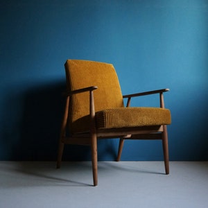 Fauteuil vintage du milieu du siècle, moutarde foncé, restauré