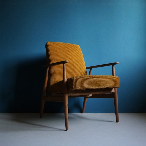 Vintage-Sessel aus der Mitte des Jahrhunderts, dunkles Senfgelb, restauriert