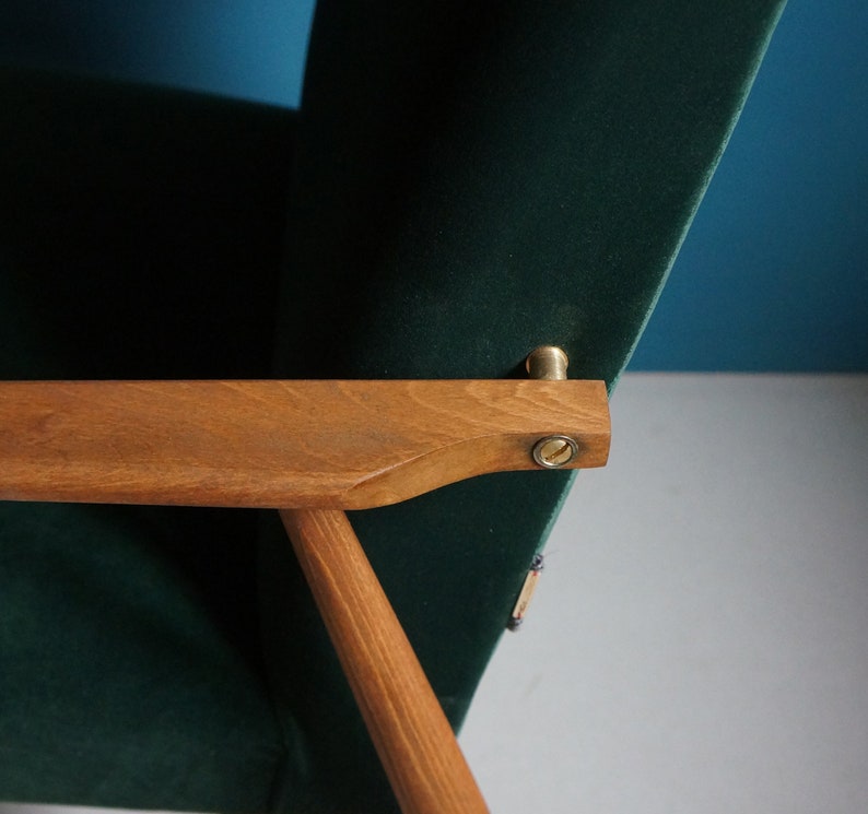 Vintage Sessel aus Mid Century, grüner Samtbezug, innen und außen Messing, restauriert Bild 9