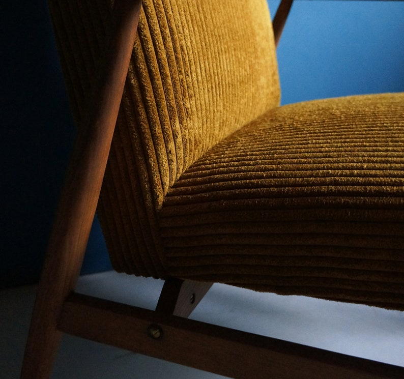 Fauteuil vintage du milieu du siècle, moutarde foncé, restauré image 4