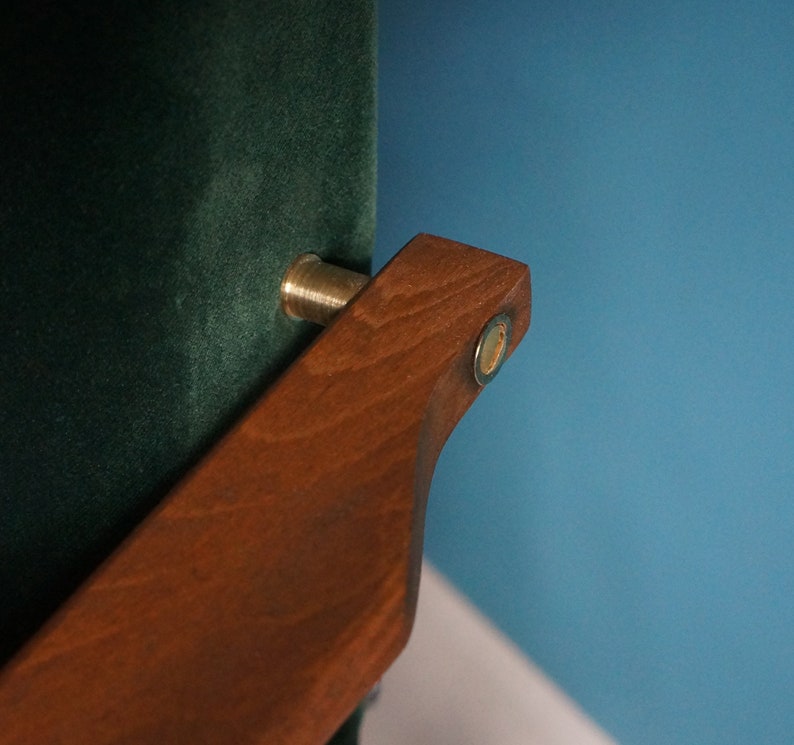 Vintage Sessel aus Mid Century, grüner Samtbezug, innen und außen Messing, restauriert Bild 7