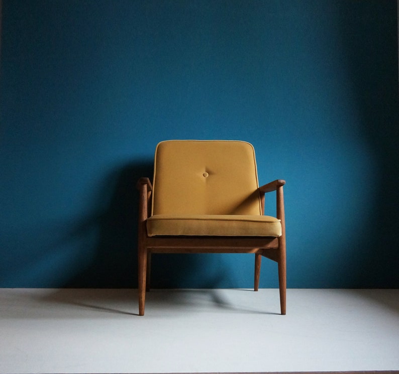 Vintage Armchair from Mid Century, Gold Velvet Fabric, Restored zdjęcie 4