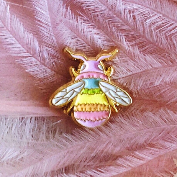 Mini Bee Pastel Rainbow Gold Soft Enamel Pin, Tiny Cute Bees Animal Nature Pink Yellow Blue Lapel Collar Brooch Gift Board Filler Accessory