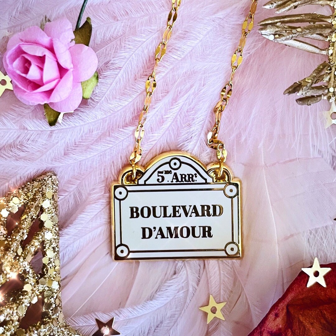 The Luxe Boulevard Pavé Necklace main image 1