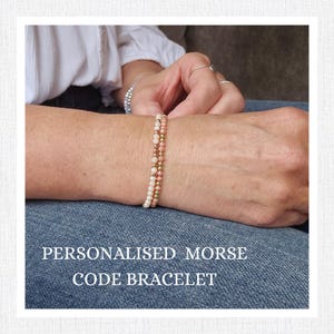 Personalisiertes Morse-Code Armband mit Ihrer eigenen geheimen Nachricht in Kristall mit Sterling Silber oder 14kt Gold gefüllte Perlen