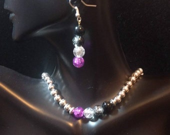 Asexual pride beaded earrings and necklace set.