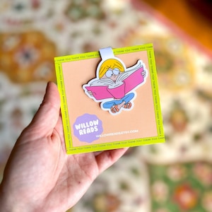 Lizzie McGuire Reading Animation Magnetic Bookmark with Holographic Laminate - Perfect for Millennial Book Lovers