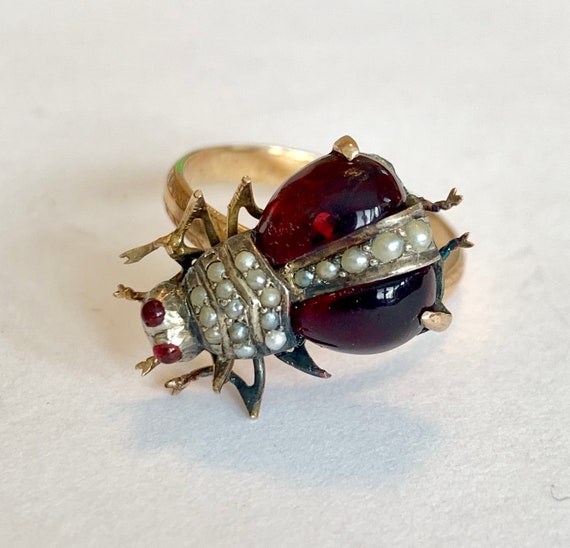 An Impressive Garnet, Ruby & Pearl Bug Ring Circa… - image 4