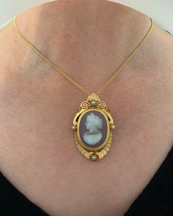 A Wonderful Edwardian Cameo With Diamond Collar Set In 15ct Yellow Gold Pendant / Brooch Circa 1900’s