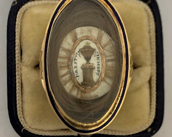 Eine atemberaubende georgische Trauer Urne, Haar & Emaille Ring Circa 1790's