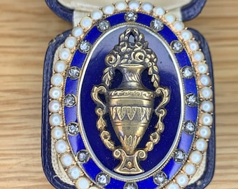 Ein massiv beeindruckender georgianischer Emaille- und Rosenschliff-Diamanturnen-Trauerring Circa 1800