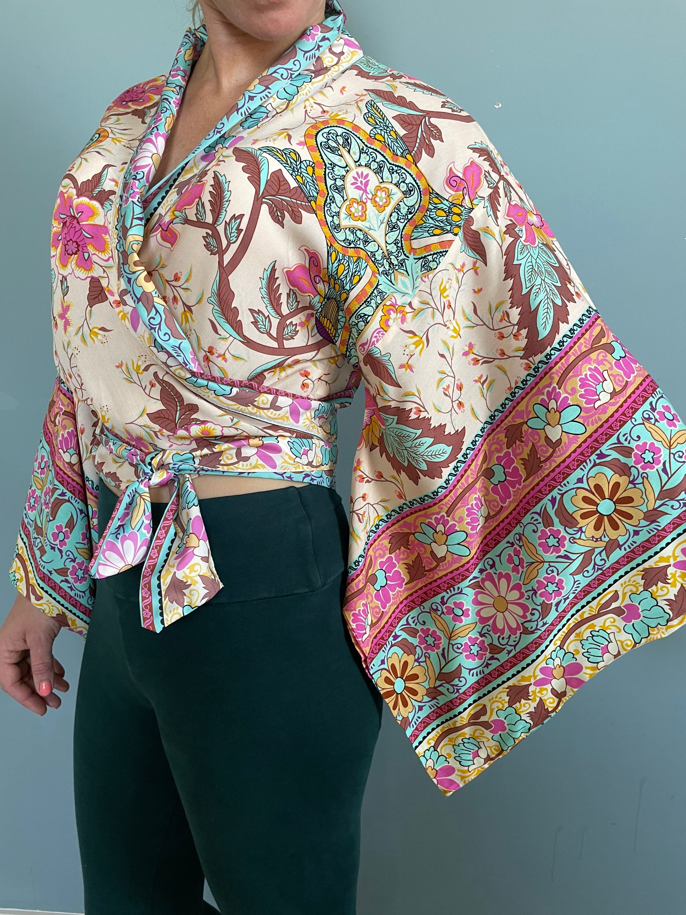 Mode Blouses Kimono blouses Jodé Jod\u00e9 Kimono blouse wit casual uitstraling Mode Blouses Kimono blouses Jodé Jod\u00e9 Kimono blouse wit casual uitstraling