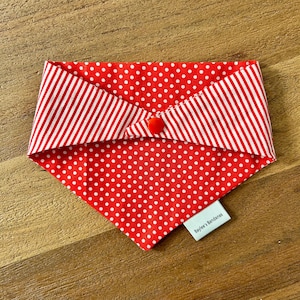 Summer dog bandana / Red Polka Dot bandana / Striped bandana / Vacation bandana / Red and White bandana / Dog collar / Reversible bandana