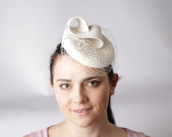 Vintage Sylvia New York Ivory Woven Pillbox Hat w/ Bow Wedding Derby Church Vintage Sylvia New York Ivory Woven Pillbox Hat w/ Bow  main image 2
