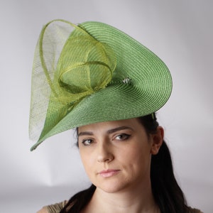 Green Fascinator Hat, Green derby fascinator , grass color kentucky derby fascinator , Royal Ascot Hat , Church Hat, British Hat