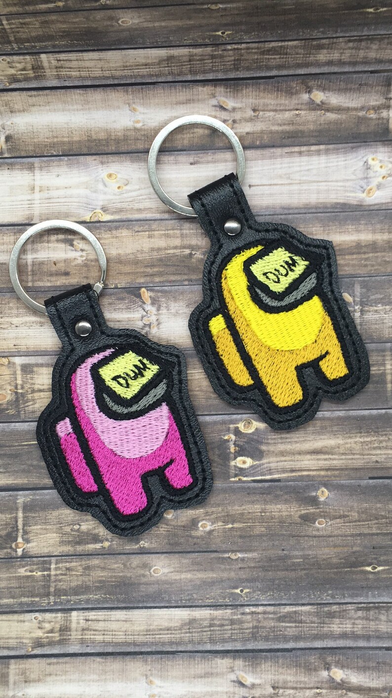 Embroidered labels for knitting