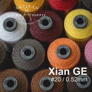 以下が含まれることがあります： 白、茶色、赤、オレンジ、黄色、ピンクなど、さまざまな色のXian Ge #20ワックス糸の糸巻きセット。糸は100％ポリエステル製で、厚さは0.52mmです。