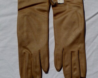 vintage van raalte ladies fawn colored gloves, new old stock