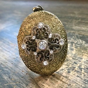 Napkin Ring with Gold Locket Bling