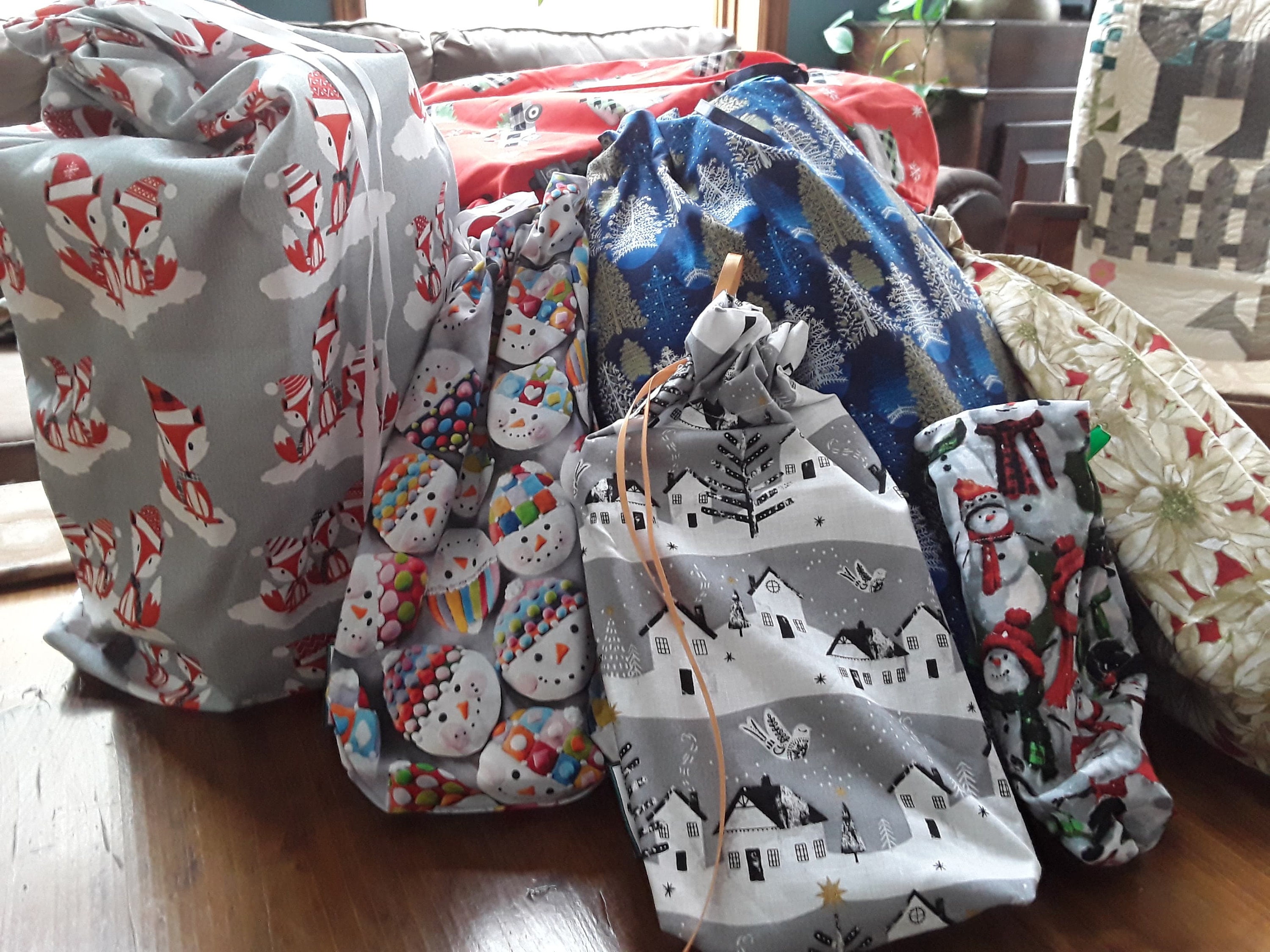 Choose a QUILTER'S 100% Cotton Fabric Scrap Bag 15.6oz. Mix of Size, Color,  Prints, Vintage. Discounts 2 or More Bags. 2 Bags for 8.50ea. 