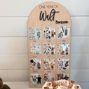Baby&#39;s First Year Photo Board: Modern Arch Milestone Sign