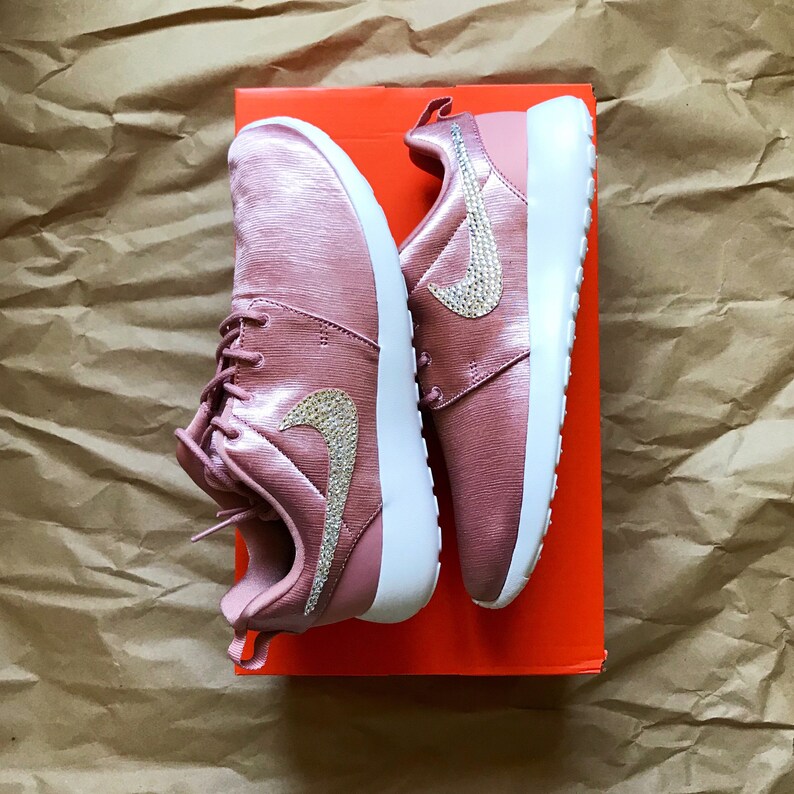 Nike Roshe One Pink Swarovski Stone CHEAP SALE ?????? Nike Roshe One Triple Black & Nike Flyknit