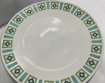 Iroquois Informal "Bombay Green" Dinner plates. Designed by Ben Seibel. Vintage, mid-century modern.