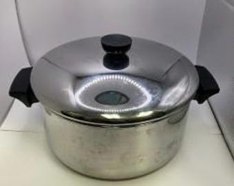 Vintage Revere Ware 4-1/2 Quart Copper Bottom Stock Pot with Lid.