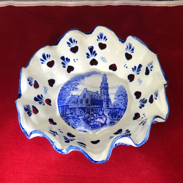 Vintage-Bowl-Blue-White-Heart-Amsterdam-Bloemenmarkt-Delft Deco-Hand Painted-Holland-Heart-Home Decor-Candy dish-Serving Ware-Glassware
