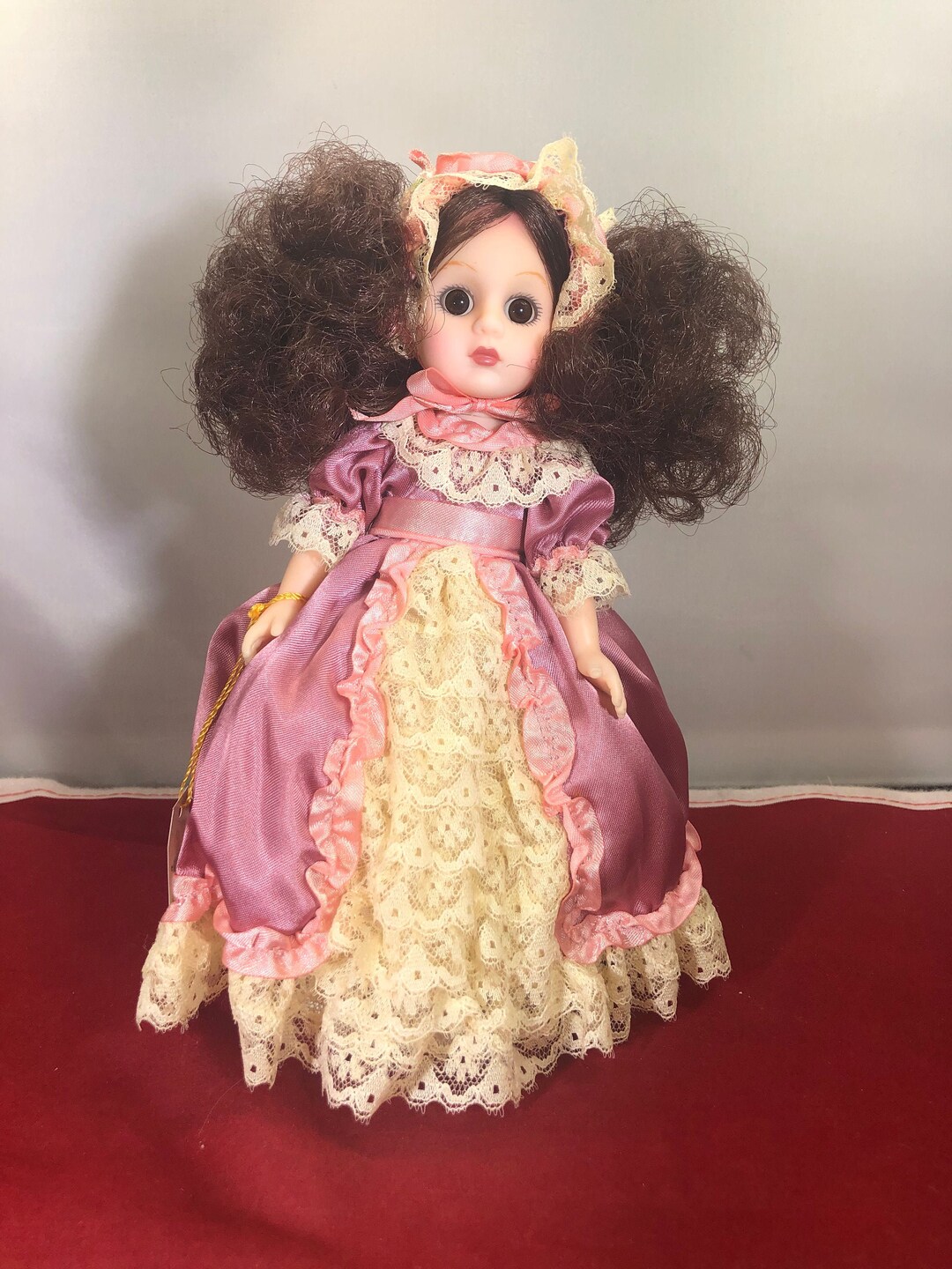 domein『crown』　Italy antique doll Vintage-doll-princess Crown-world Doll-girl-pink-white