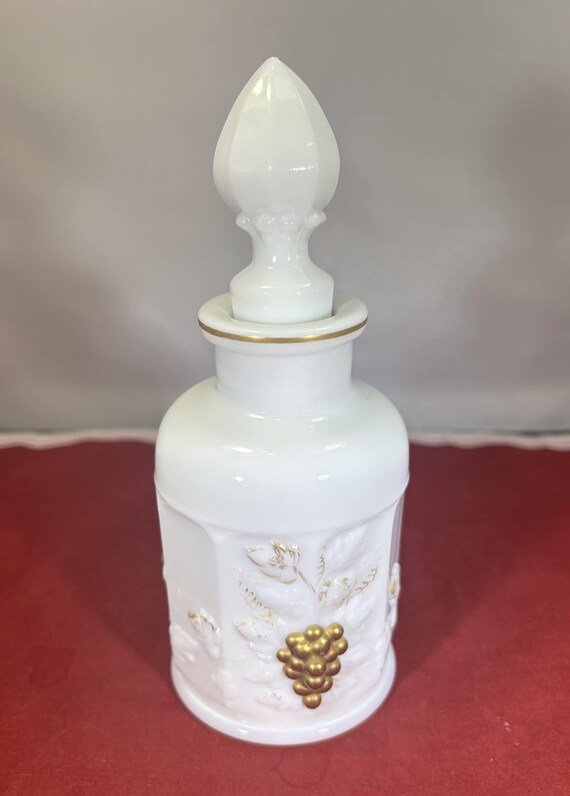 Vintage-Westmoreland-Decanter-Cruet-Perfume Bottle-Gold Grapes-Leaves-Stopper-Glass-White-Milk Glass-Home Decor