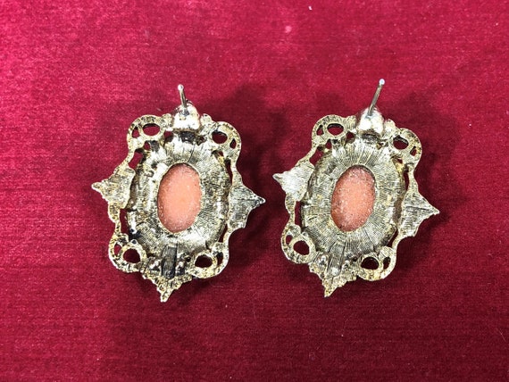 Vintage-earrings-studs-cameo-pink-gold-jewelry-accessories-lady