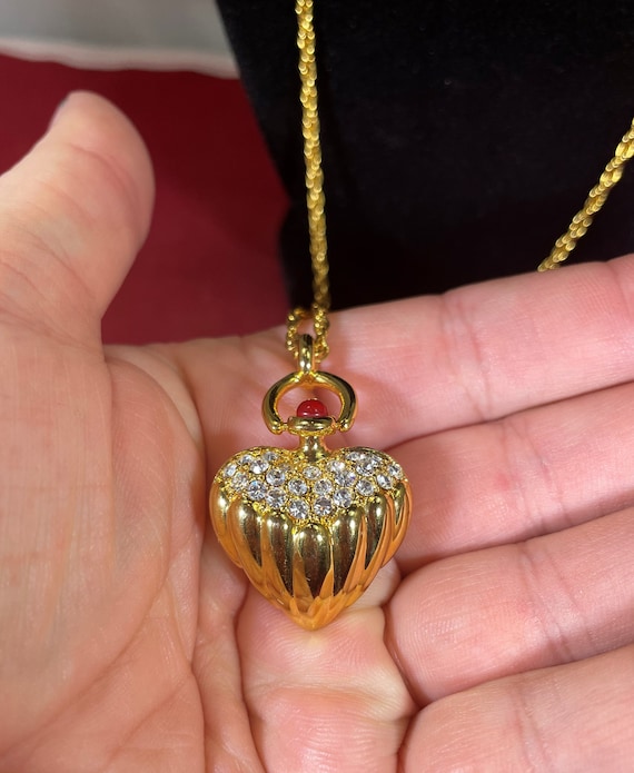 GOLD VINTAGE PUFF HEART NECKLACE