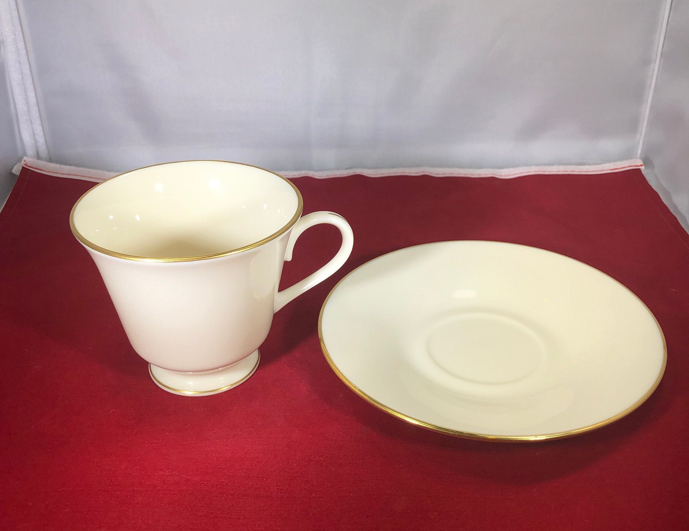 Gold-Teacups-Serving Ware-Dishware Vintage-Lenox-Cups-Saucers-Cosmopolitan-White