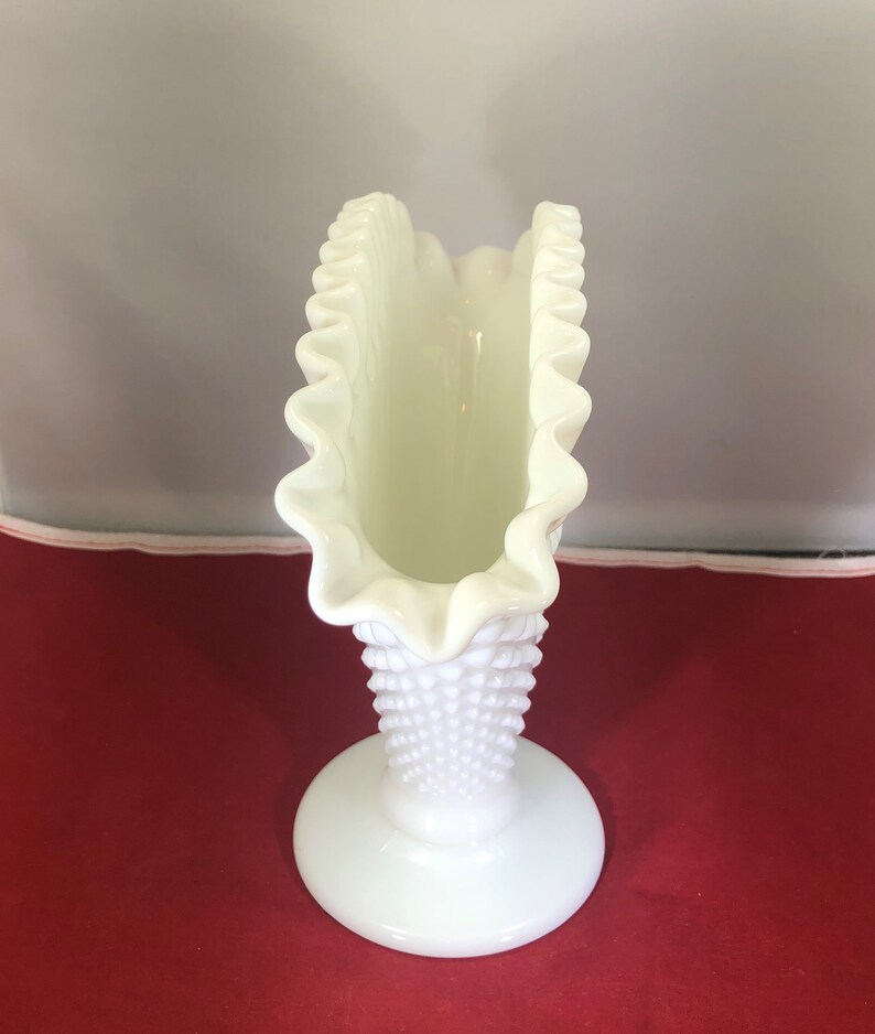 Vintagefentonwhitemilk Glasshobnailfanvasehome Decor Etsy