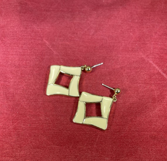 Vintage-Trifari-Gold-Cream-Dangle-Square-Earrings… - image 3