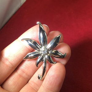 Vintage-Brooch-Silver-Flower-Rhinestone-Jewelry-Accessories