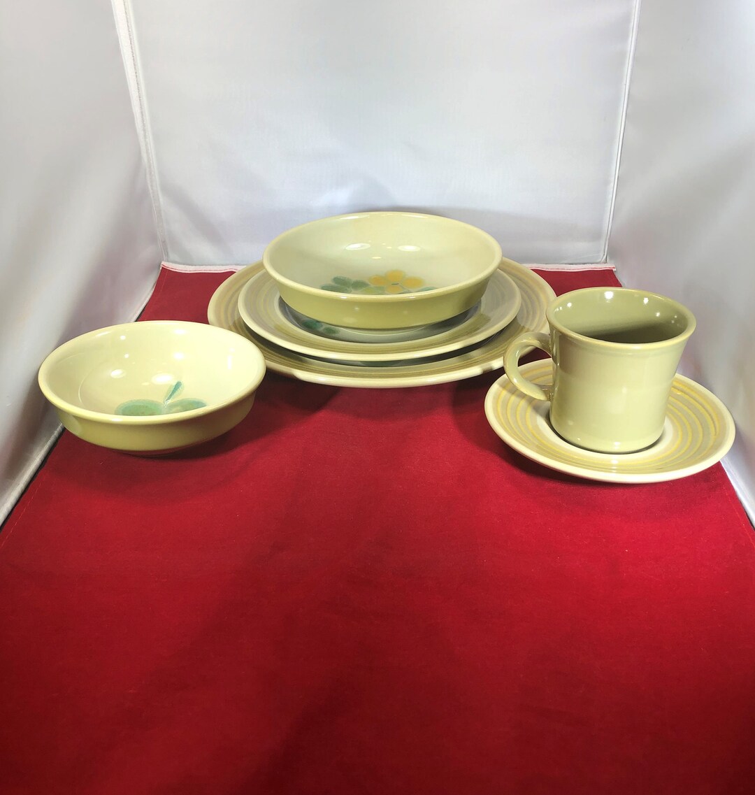 Vintagefranciscanearthenwaregreenpebble Beachplatesbowlssaucers