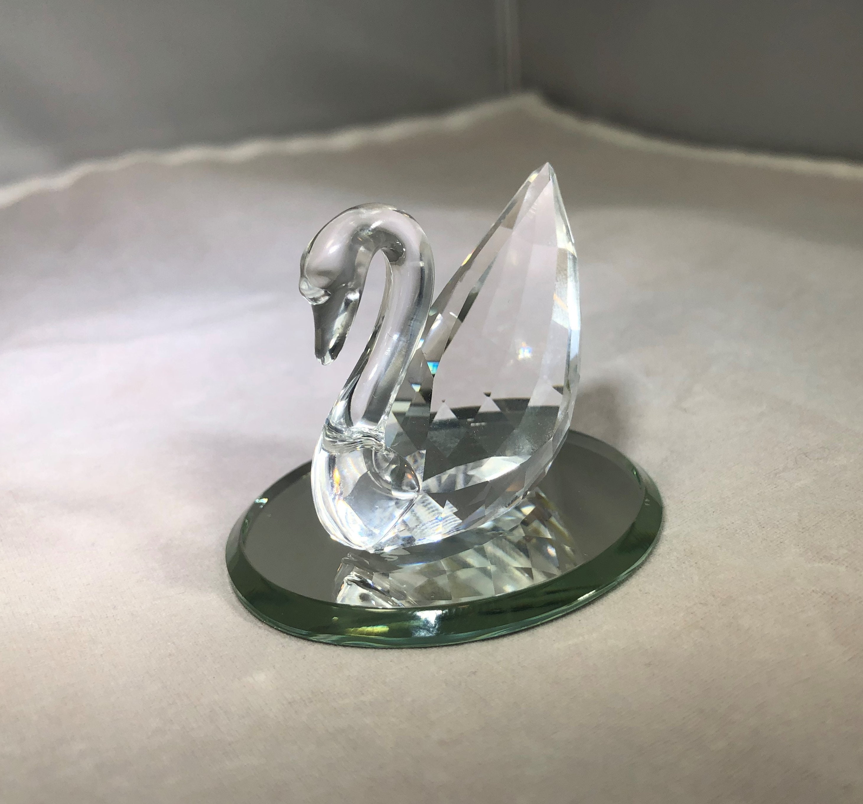 Vintage-swarovski-swan-figurine-clear-glass-crystal-mirror-signed