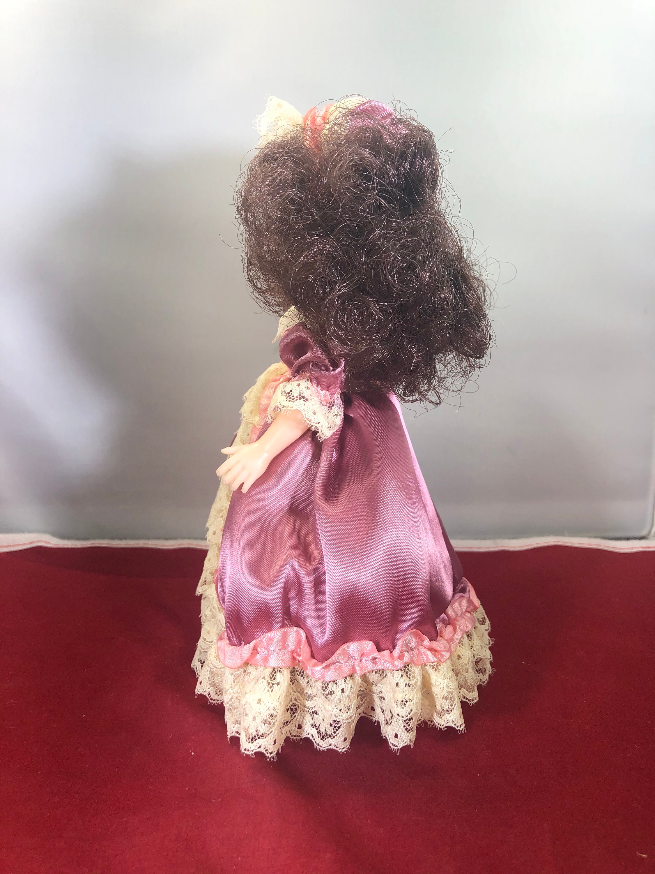 Vintage-doll-princess Crown-world Doll-girl-pink-white 