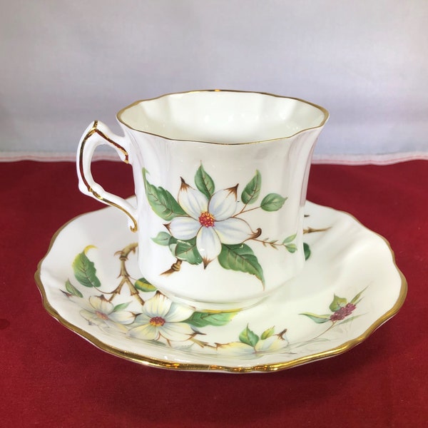 Vintage-Hammersley-Dogwood Blossoms-White Flowers-England-Fine Bone China-Teacup and Saucer-Serving ware-Dishware-Gold