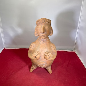 Vintage-Statue-Figurine-Ecuador-Pottery-Home Decor-Man-Footed