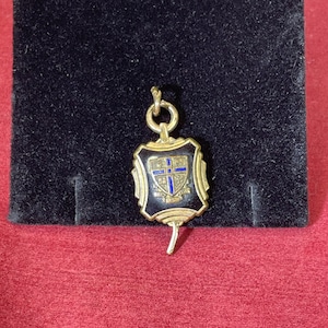 Vintage-Pendant-Shield-1/20-10 Karat Gold-Gold Filled-Jewelry-Accessories