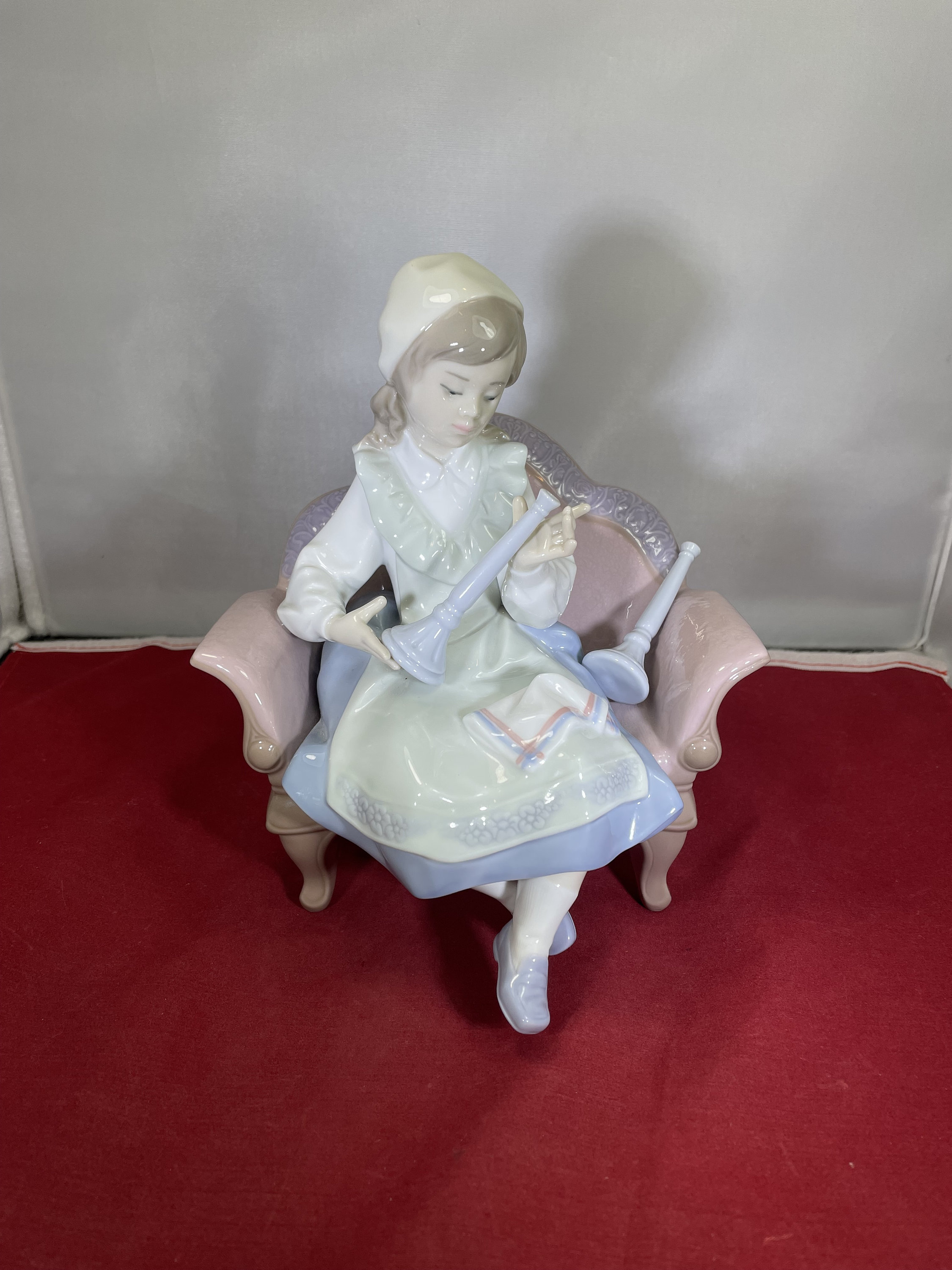 Vintage-lladro-daisa-spain-girl-candlesticks-preparing for the